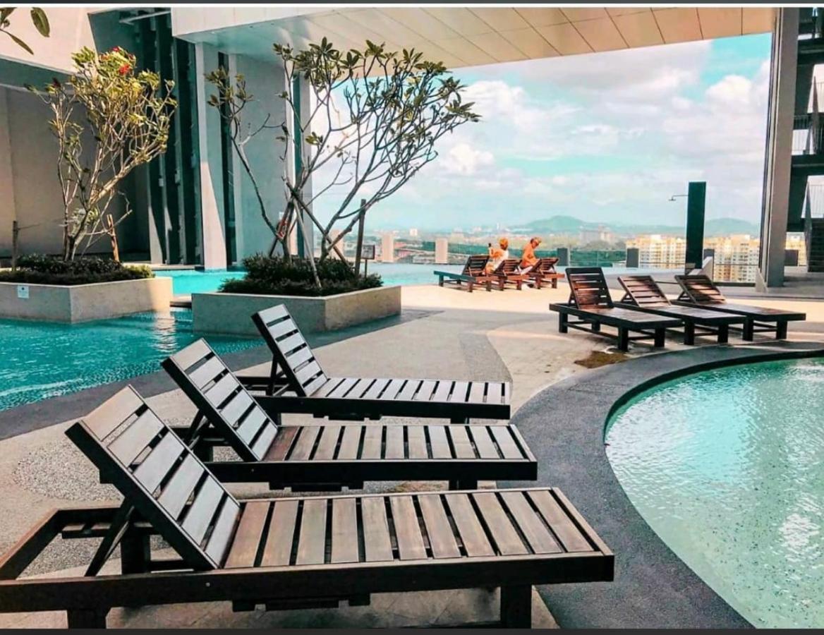 Homestay Shah Rizki At Imperio With Swimming Pool Muslim Friendly Melaka Zewnętrze zdjęcie